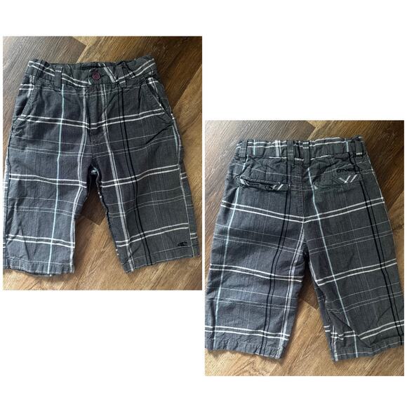 O'Neill Plaid Shorts in Black/Gra - Picture 1 of 7